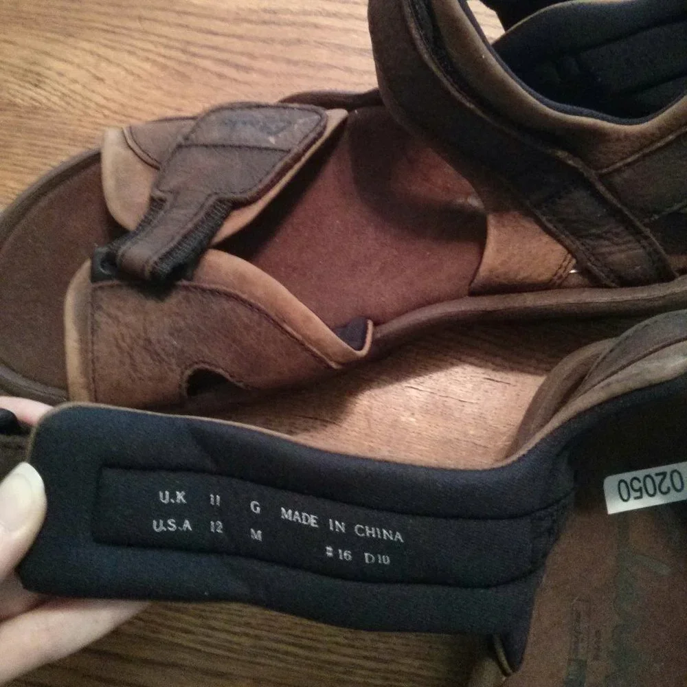 New Clarks Leather/Nubuck Trekking Sandals - Size 12 Summer Travel Outdoor
